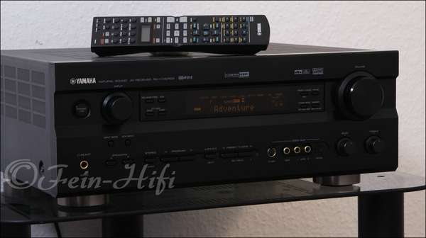 Zeigt die Seitenansicht-Links von Yamaha RX-V740RDS D