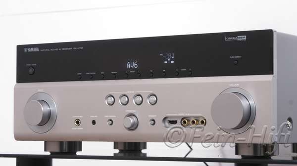 Zeigt die Seitenansicht-Rechts von Yamaha RX-V767 7