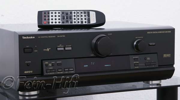 Zeigt die Seitenansicht-Links von Technics SA-DX 750 D