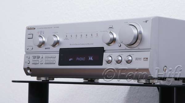 Zeigt die Rückseite von Technics SA-DX940 D