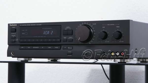 Zeigt die Rückseite von Technics SA-GX230 S