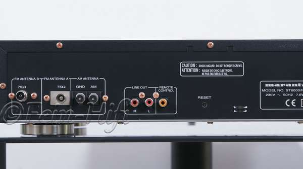 Zeigt die Rückseite von Marantz ST-6000 H