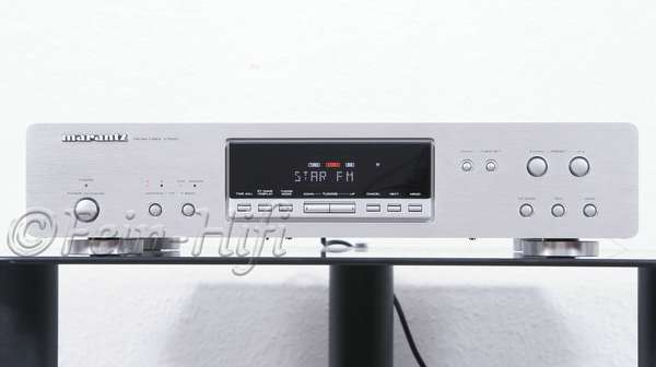 Zeigt die Frontansicht von Marantz ST-6001 H