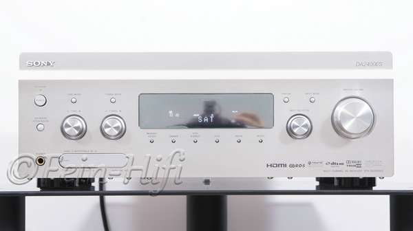 Zeigt die Frontansicht von Sony STR-DA2400 ES HDMI 7