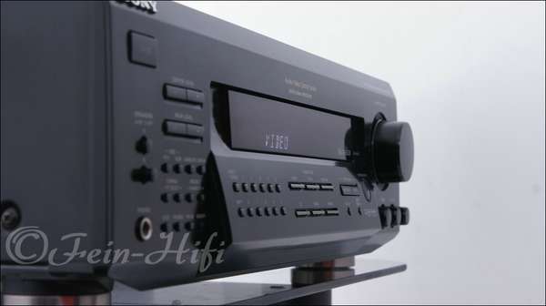Zeigt die Seitenansicht-Rechts von Sony STR-DE325 S