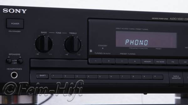 Zeigt die Frontansicht von Sony STR-GX 390 S