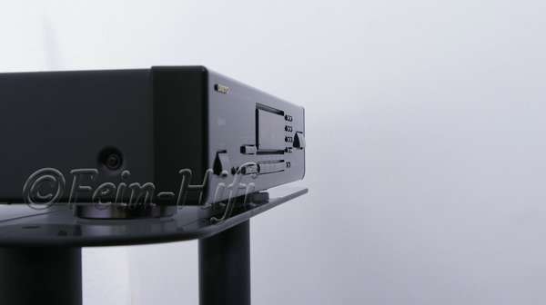 Zeigt die Seitenansicht-Rechts von Onkyo T-4031
