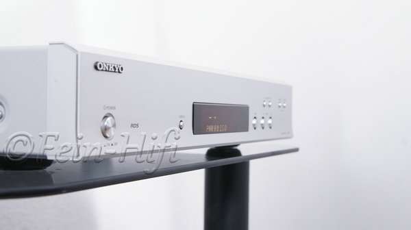 Zeigt die Seitenansicht-Rechts von Onkyo T-4355