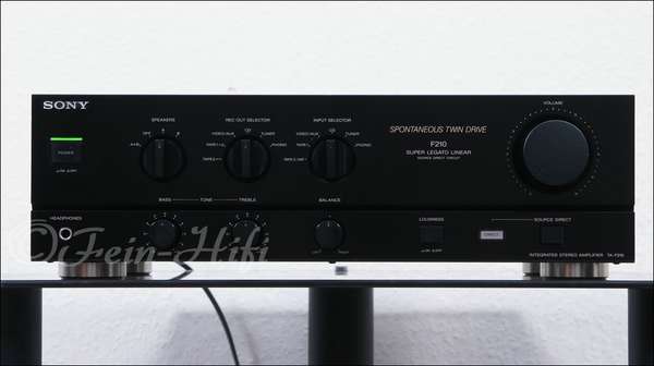 Zeigt die Frontansicht von Sony TA-F210 S