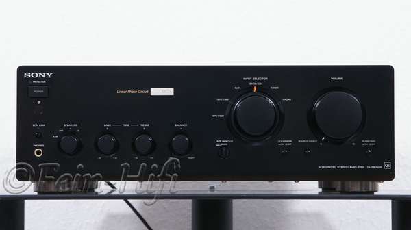 Zeigt die Frontansicht von Sony TA-FB 740QS S