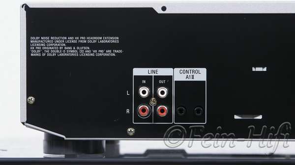 Zeigt die Rückseite von Sony TC-WE435 D