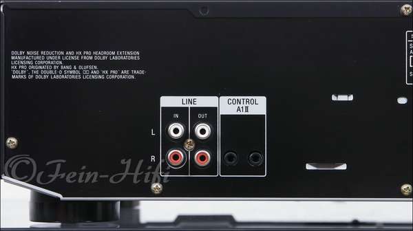 Zeigt die Rückseite von Sony TC-WE635 D