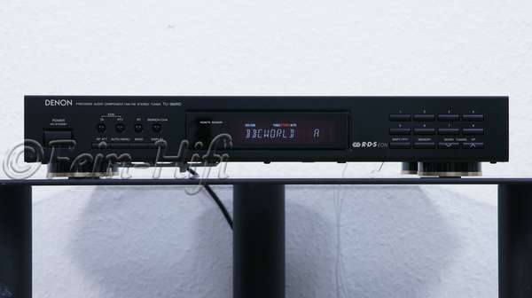 Zeigt die Frontansicht von Denon TU-380 RD T