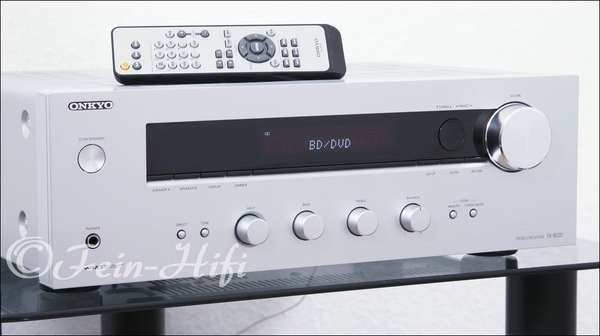 Zeigt die Seitenansicht-Links von Onkyo TX-8020 S
