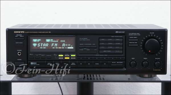 Zeigt die Frontansicht von Onkyo TX-9031 S