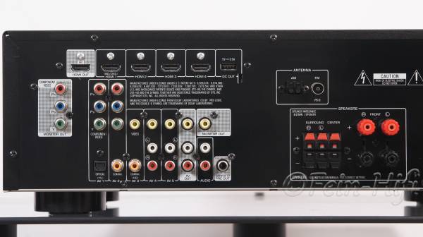 Zeigt die Rückseite von Yamaha HTR-3067 5