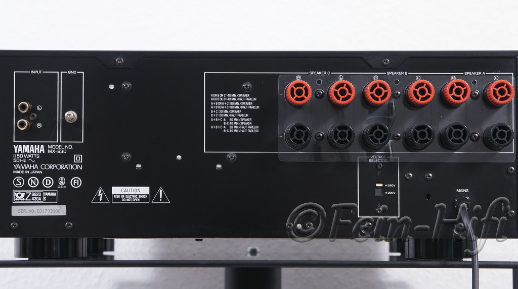 Yamaha MX830 Stereo Endstufe mit 2x 250 WATT DIN