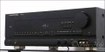 Zeigt die Seitenansicht-Rechts von Harman Kardon AVR-200 Dolby Digital Receiver