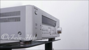 Zeigt die Seitenansicht-Rechts von Sony STR-DE 475 D