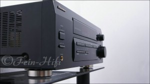 Zeigt die Seitenansicht-Rechts von Pioneer VSX-D512 D