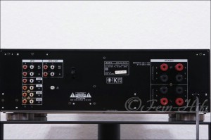 Zeigt die Rückseite von Sony TA-F 511 S