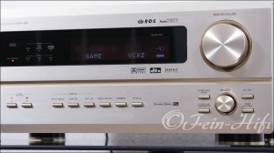 Zeigt die Detailansicht-Rechts von Denon AVR-1800 D
