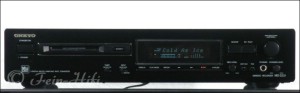 Zeigt die Frontansicht von Onkyo MD-2321 M