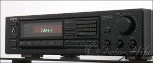 Zeigt die Rückseite von Onkyo TX-7820 S
