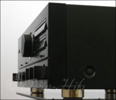 Zeigt die Detailansicht-Rechts von Onkyo A-8690