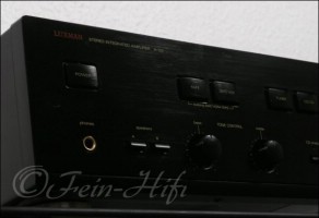 Zeigt die Rückseite von Luxman A-331