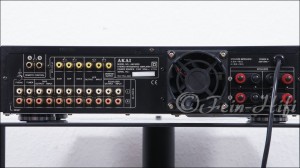 Zeigt die Extraansicht von AKAI AM-3000 S