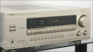 Zeigt die Seitenansicht-Links von Denon AVR-1400 S