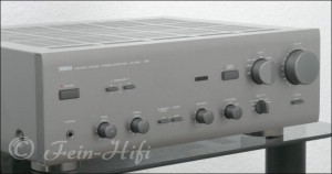 Zeigt die Seitenansicht-Links von Yamaha AX-550 RS S