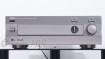 Zeigt die Frontansicht von Yamaha AX-592 S