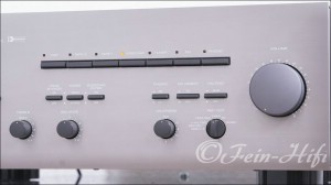 Zeigt die Detailansicht-Rechts von Yamaha AX-730