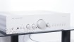 Zeigt die Seitenansicht-Links von Cambridge Azur 540A Stereo Verstärker silber