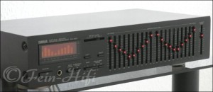 Zeigt die Seitenansicht-Links von Yamaha EQ-550 10 B