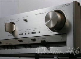 Zeigt die Rückseite von Luxman L-435
