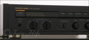 Zeigt die Detailansicht-Rechts von Onkyo P-3370