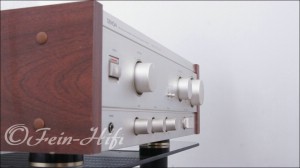 Zeigt die Seitenansicht-Rechts von Denon PMA-860 H