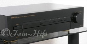 Zeigt die Seitenansicht-Links von Denon PRA-1200 H