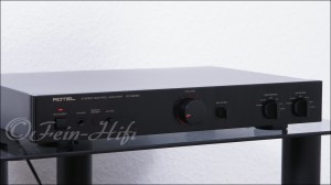 Zeigt die Seitenansicht-Links von Rotel RC-990BX H