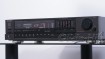 Zeigt die Seitenansicht-Rechts von Technics SA-R230