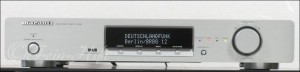 Zeigt die Frontansicht von Marantz ST-7001 FM