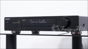 Zeigt die Rückseite von Sony ST-SB 920 QS H