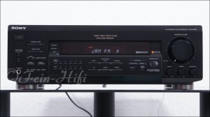 Zeigt die Frontansicht von Sony STR-DE325 S