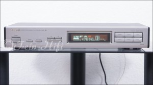 Zeigt die Frontansicht von Onkyo T-4830