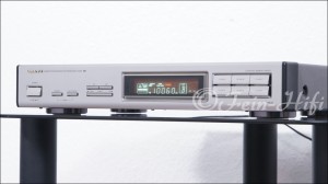 Zeigt die Seitenansicht-Rechts von Onkyo T-4830