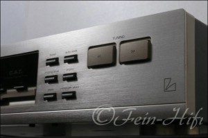Zeigt die Seitenansicht-Rechts von Luxman T-353