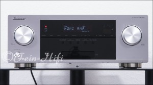 Zeigt die Frontansicht von Pioneer VSX-527 D